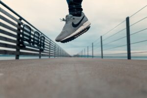 Nike под притисок: Приходите стагнираат, Кина слабее, а директната продажба продолжува да паѓа