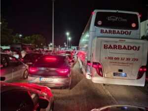 Големи гужви на Богородица, за влез во Македонија се чека и до четири часа