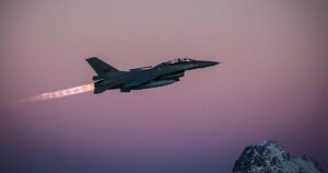 (ВИДЕО) Се урна грчки воен авион, засега нема информации за евентуални жртви