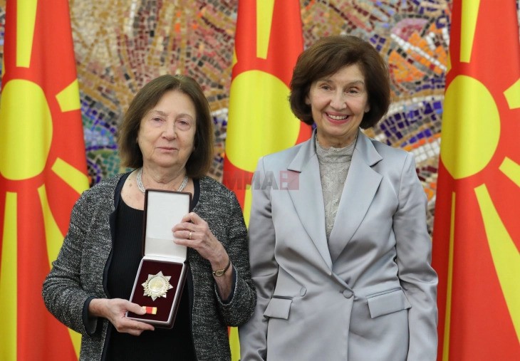 Сиљановска Давкова ја одликуваше светската научничка по потекло од Македонија, Светлана Мојсов со Орден „8 Септември“