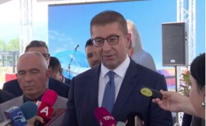 Мицкоски со ветување: „За три години ќе живееме многу подобро од денес“