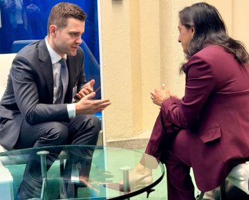 УНАПРЕДУВАЊЕ НА ПОЛИТИЧКАТА И ЕКОНОМСКАТА СОРАБОТКА: Муцунски се сретна со канадската министерка за надворешни, Ананд