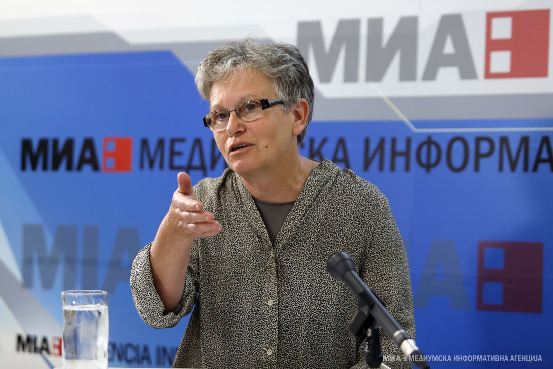 Најчевска обвини за непостапување по член 407-а од Кривичниот законик и побара анкетна комисија за поддршката на осудени лица за воени злосторства
