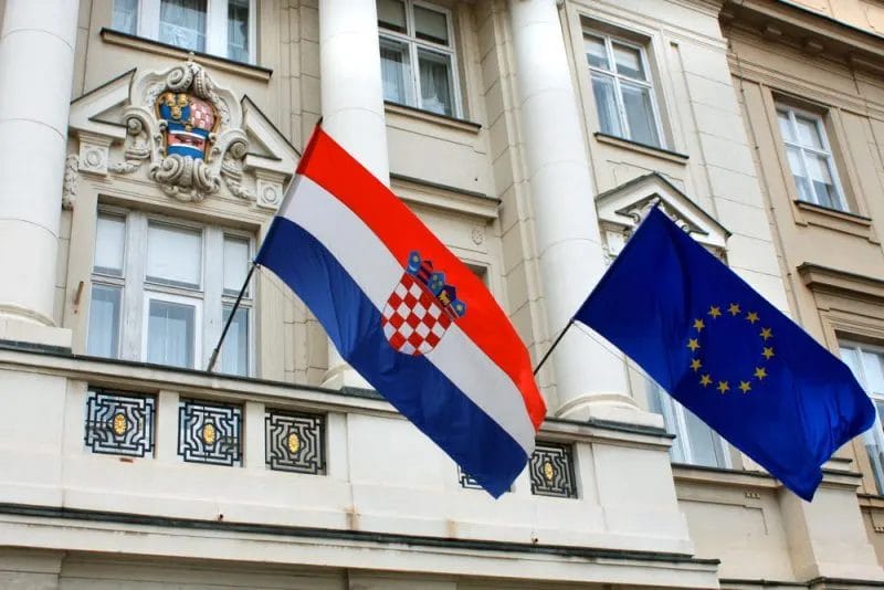 Просечната плата во Хрватска 1.540 евра