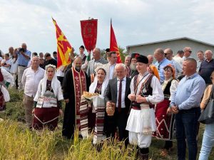 Митрополитот Иларион го благослови почетокот на жетвата на оризот во Чифлик