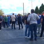 ЗЕМЈОДЕЛЦИТЕ И СТОЧАРИТЕ ОД ПЕЛАГОНИЈА ПОВТОРНО БЛОКИРАА АВТОПАТ