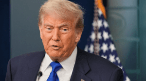„Ќе останете заостанати и сиромашни“, им порача Трамп на Американците кои се против дата-центрите