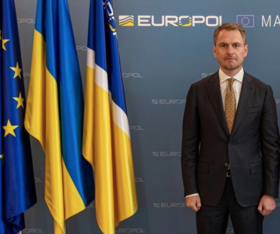 Украинскиот главен обвинител ја напушти земјата во екот на судирот со антикорупциските служби