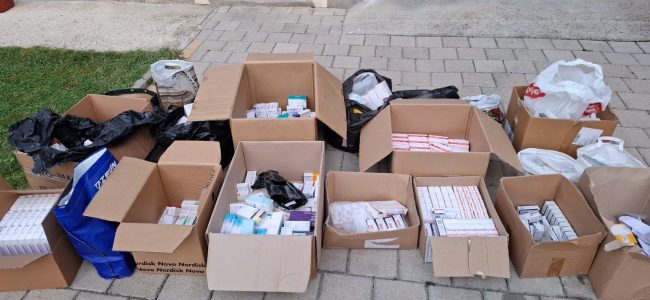 ПРИВЕДЕНИ ОСУММИНА ЗА ШВЕРЦ НА ТАБЛЕТИ, ГЕЛОВИ И ЧОКОЛАТЦА ЗА СЕКСУАЛНА ПОТЕНЦИЈА И НА ЦИГАРИ, УАПСЕН ЦАРИНИК КОЈ ЈА ПУШТАЛ СТОКАТА НА ПРЕМИНОТ „БОГОРОДИЦА“