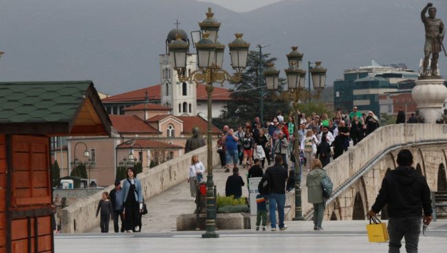 ФИЧ ГО ПОТВРДИ КРЕДИТНИОТ РЕЈТИНГ НА МАКЕДОНИЈА НА ББ+ СО СТАБИЛЕН ИЗГЛЕД, БУЏЕТСКИОТ ДЕФИЦИТ И ДОЛГОТ ОСТАНУВААТ ПРЕДИЗВИК