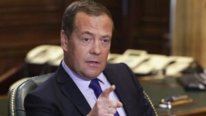 Медведев: „Измислена саботажа“ е обвинението против Русија за нападот на аеродромот во Лајпциг