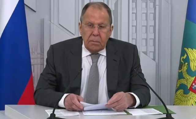 Лавров не ја исклучува Србија како место за преговори меѓу Русија и Украина