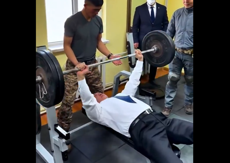 Претседателот кој трпи тежина
