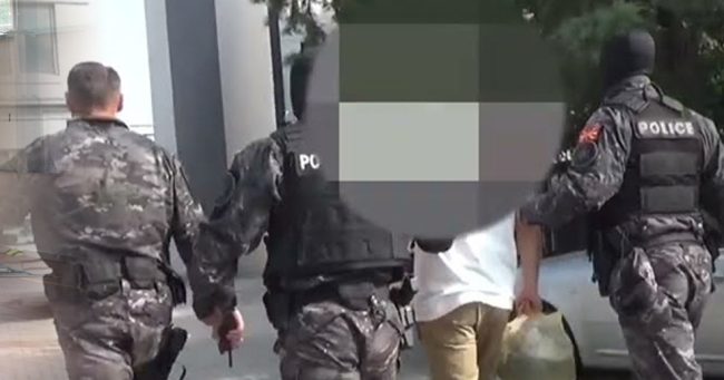 ШЕФОВИ НА ТЕХНИЧКИ ПРЕГЛЕД, ДИРЕКТОРКА ОД ДРЖАВНИ ПАТИШТА И СМЕТКОВОДИТЕЛ ОСОМНИЧЕНИ ДЕКА ПРИСВОИЛЕ 2,2 МИЛИОНИ ЕВРА ОД РЕГИСТРАЦИИ НА ВОЗИЛА