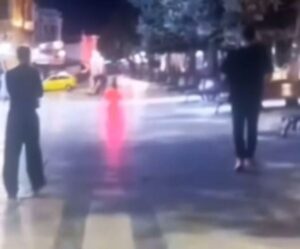По тепачка, мистерија во Битола: Оној кој го влечеа по „Широк сокак“ е жив, починал оној кој влечел