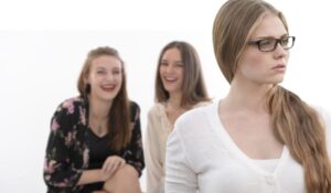 3 ВЕШТИНИ КОИ ГИ ШТИТАТ ДЕЦАТА ОД ВРСНИЧКО НАСИЛСТВО: На родителите им се советува да не чекаат да се случи нешто лошо за да го водат овој разговор