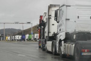 Камионџиите од регионот најавуваат блокада на граничните премини кон ЕУ од 14 септември