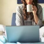 Работа во пижами, плата во евра: Колку заработуваат тие што работат од дома