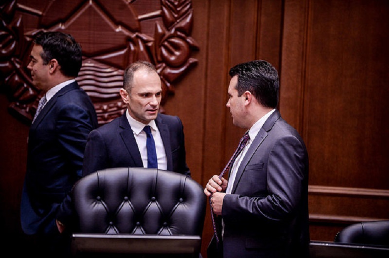 ВМРО-ДПМНЕ: Каква иронија, тие што го сменија името за да ја омажеле Македонија во богата фамилија, сега велат дека не е на продажба
