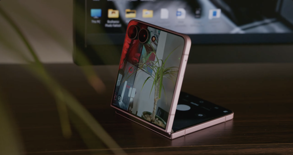 РЕЦЕНЗИЈА: Samsung Galaxy Z Flip8 – Компактен формат, големи можности