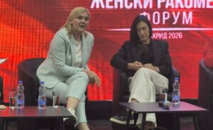 Кастратовиќ: Деца, оставете ги телефоните… родителите да го сменат пристапот