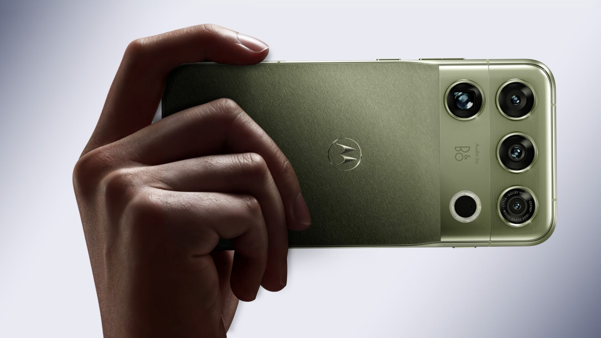 Motorola Signature 27 објавен на Snapdragon Summit со Snapdragon 8 Elite Extreme Gen 6 чип