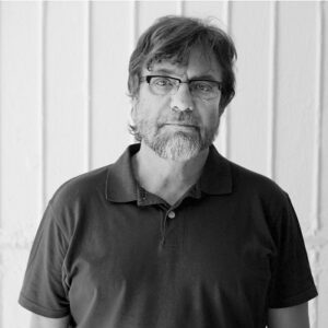 Денес роденден слави Трајче Кацаров – поет, писател и драмски автор со препознатлив творечки печат