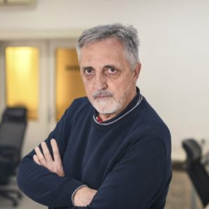 Кој ја води државата: науката или црквата?