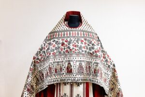 Во Бигорски изработени одежди инспирирани од реткото наследство на манастирската работилница од 18 век
