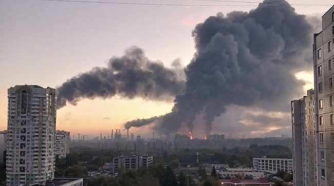 ДВАЈЦА ЗАГИНАТИ ВО ГОЛЕМ УКРАИНСКИ НАПАД ВРЗ МОСКОВСКИОТ РЕГИОН, ЗАПАЛЕНА РАФИНЕРИЈА ВО ГЛАВНИОТ ГРАД
