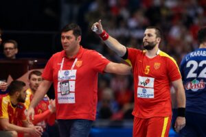 „Каква човечка големина е Столе Стоилов – требаше да оди на операција но дојде да игра за Македонија, не сакаше да ме остави на ‘цедило’!“ (ВИДЕО)
