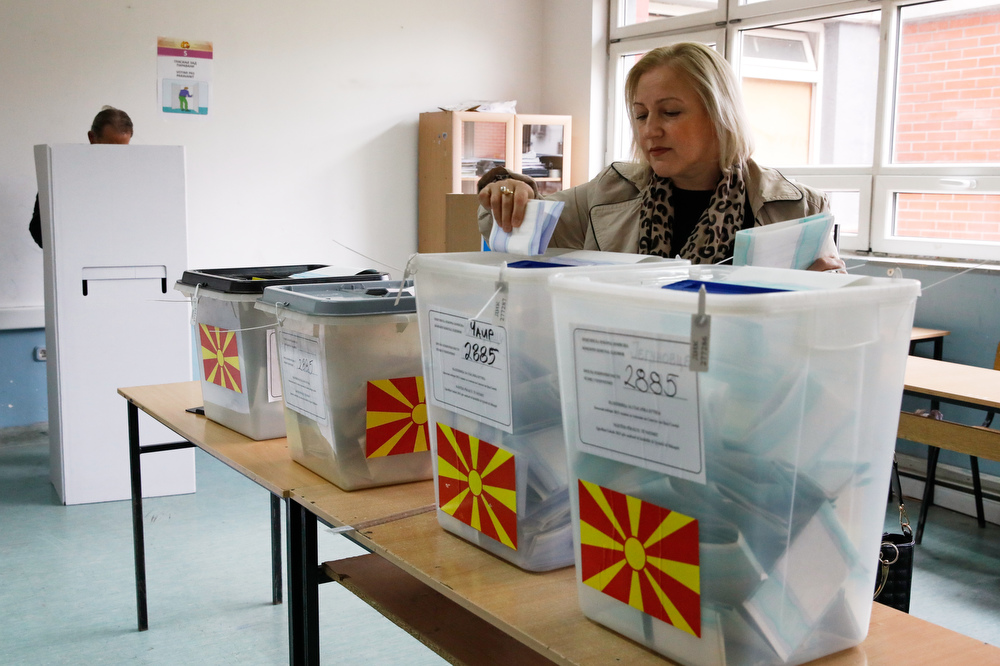 Жените помалку гласаат од мажите, особено во малите општини