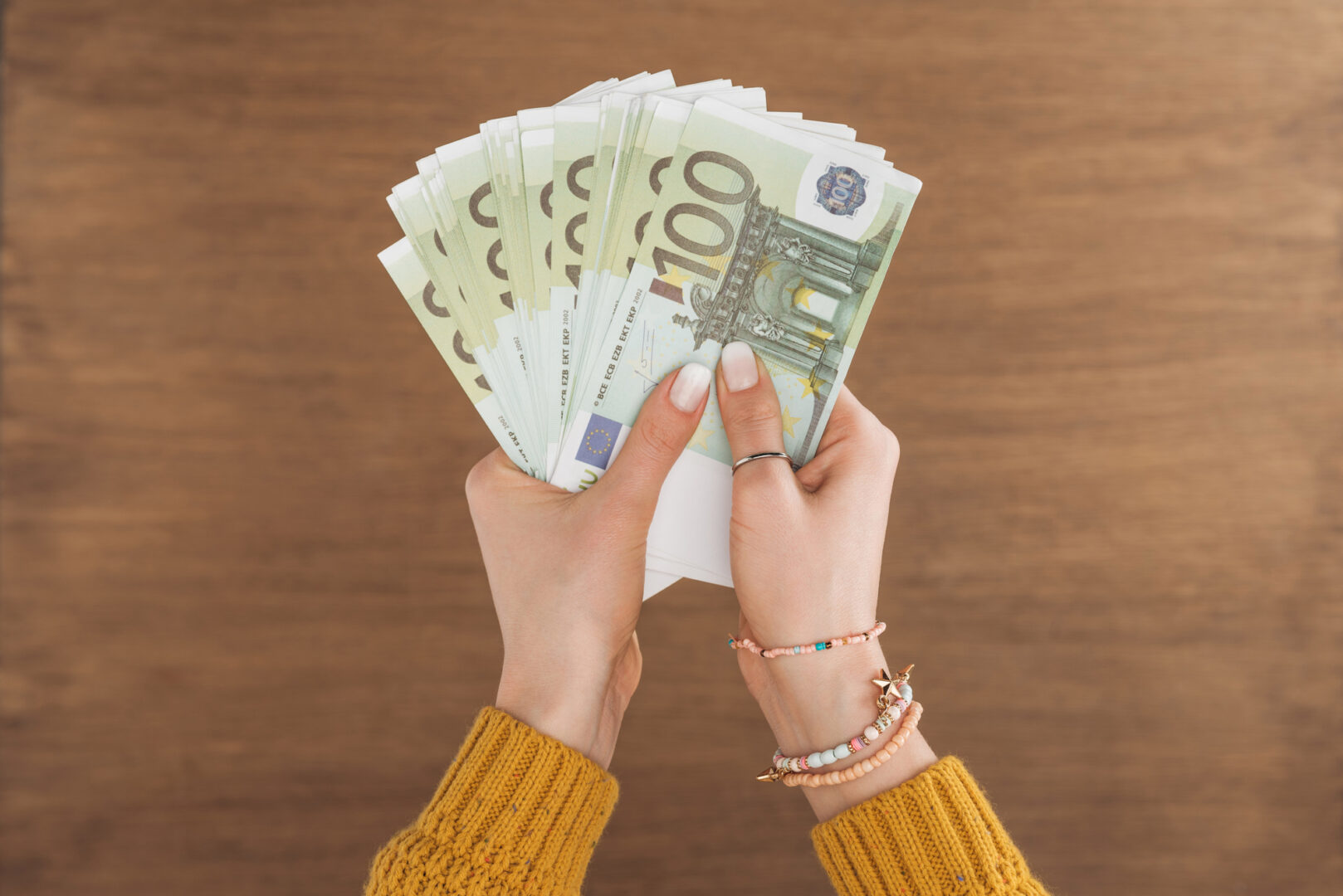 Скопјанец измамен за речиси 12.000 евра, му барале пари за наводно лекување на дете во странство