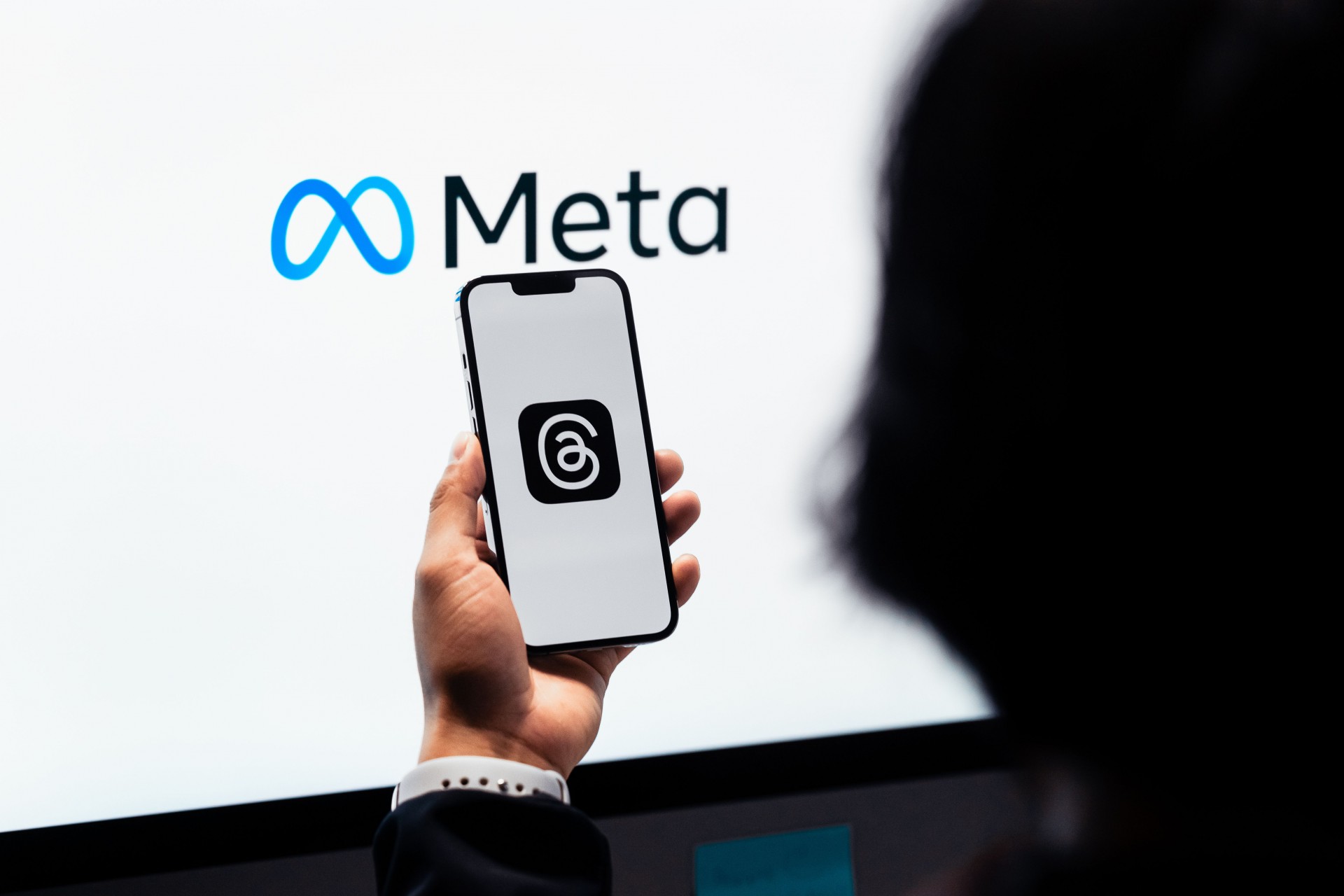 Мета воведува платени функции на Фејсбук, Инстаграм и Ватсап