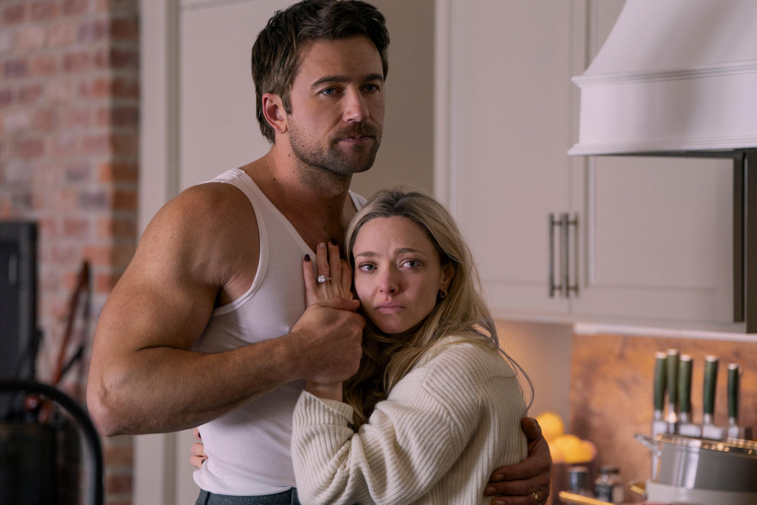 „The Housemaid“ – психолошкиот трилер што ќе ве натера да се сомневате во секого