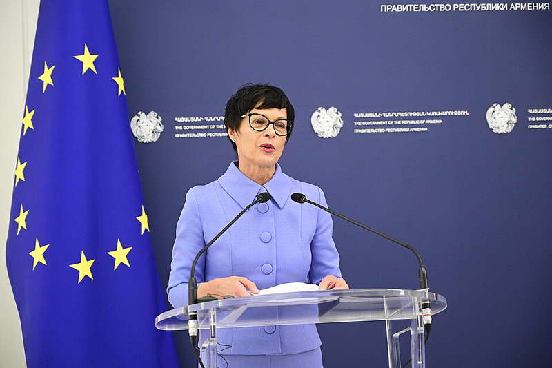 Марта Кос: Уставните измени се услов за ЕУ