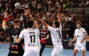 Голема борба во Скопје: Вардар со минус еден на полувреме против Нант