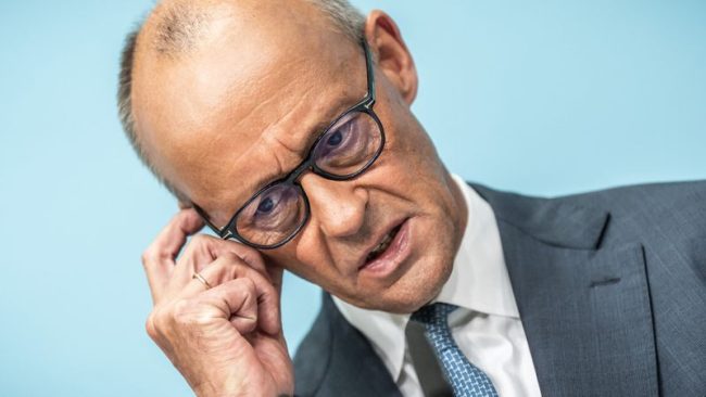 МЕРЦ ВЕТИ ДЕКА НЕМА ДА ПОДНЕСЕ ОСТАВКА ПО ПОБЕДАТА НА КРАЈНАТА ДЕСНИЦА НА ПОКРАИНСКИТЕ ИЗБОРИ