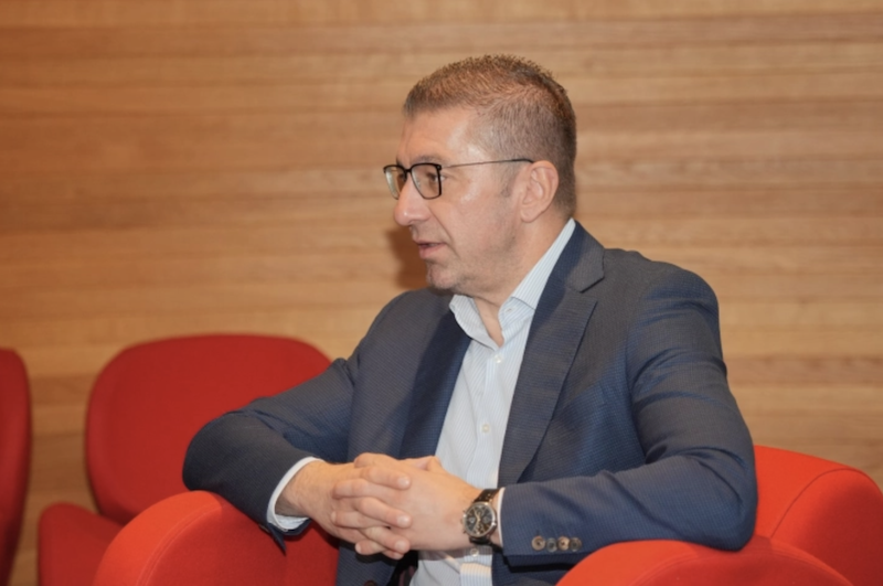 Мицкоски: Не се инаетиме со Бугарија, не сме тврдоглави, бараме решенија со предвидлив крај