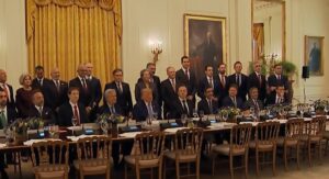 ВИДЕО: Трамп објави „морално обврзувачки“ договор со Google, Meta, OpenAI и Маск