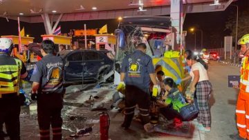 ДВАЈЦА ЗАГИНАТИ И 26 ПОВРЕДЕНИ: Автобус со туристи се преврте во Баварија, Германија