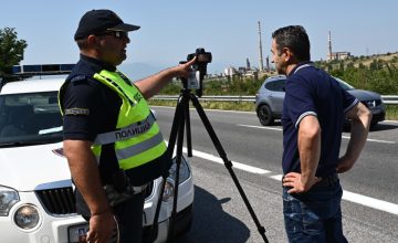 Лишен од слобода возач од Шведска, на автопатот А- 1 возел со двојно поголема брзина од дозволената