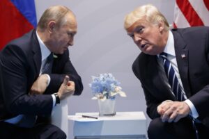 Трамп за денеска планира телефонски разговор со Путин, а потоа и со Зеленски