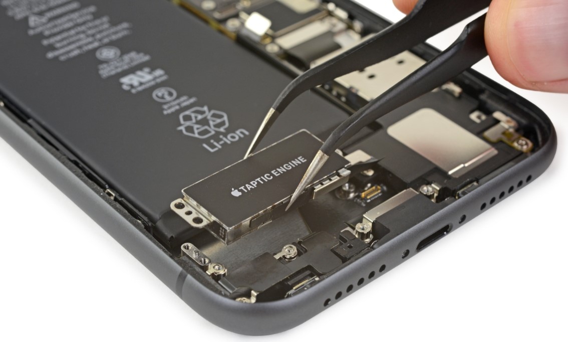 Apple загуби патентен спор за хаптичката технологи во iPhone вреден 5,7 милијарди долари