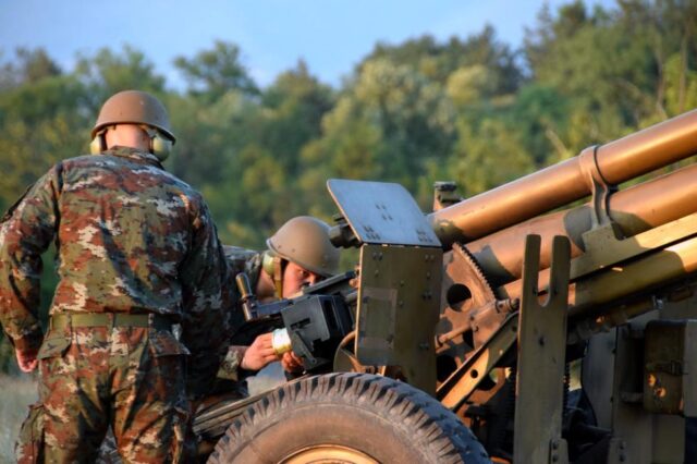 Полски државјани влегле во воени магацини во Тетово, три лица избегале