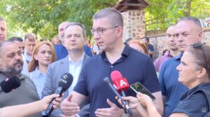 СДСМ: Мицкоски може да ја менува статистиката, но долгот расте