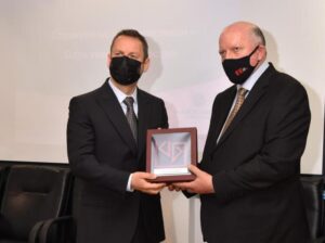ПРИЗНАНИЈА ЗА ЧЛЕНКИТЕ НА КОМОРАТА СО ДЕЦЕНИСКИ ЈУБИЛЕИ ЗА  НИВНАТА ЛОЈАЛНОСТ