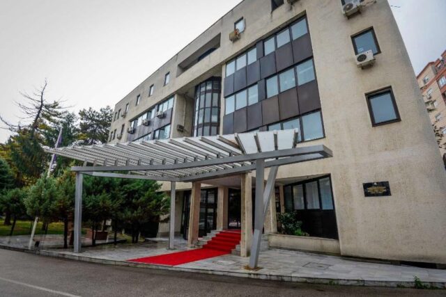 Постапувањето во случај на закани кон опозициски политичари зависи од утврдените факти и околности, велат од МВР за „Локално“ откако Апасиев и Зајкова обвинија за непостапување по нивни пријави