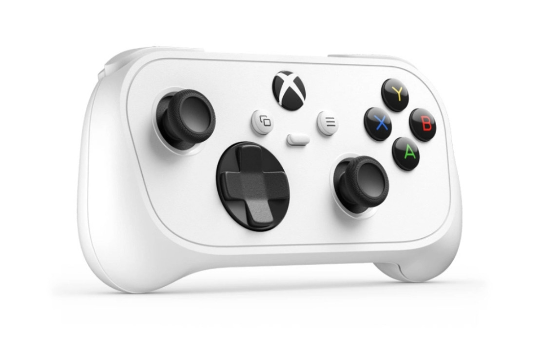 Microsoft ги изненади сите и го претстави својот најмал Xbox контролер