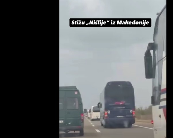 (ВИДЕО) Автобуси од Македонија тргнаа на митинг на Вучиќ во Ниш